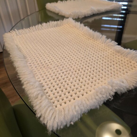 White Woven Cotton Placemats With Fringe Set Of 2 VTG Funky Retro Decor 13x18" - Picture 1 of 9